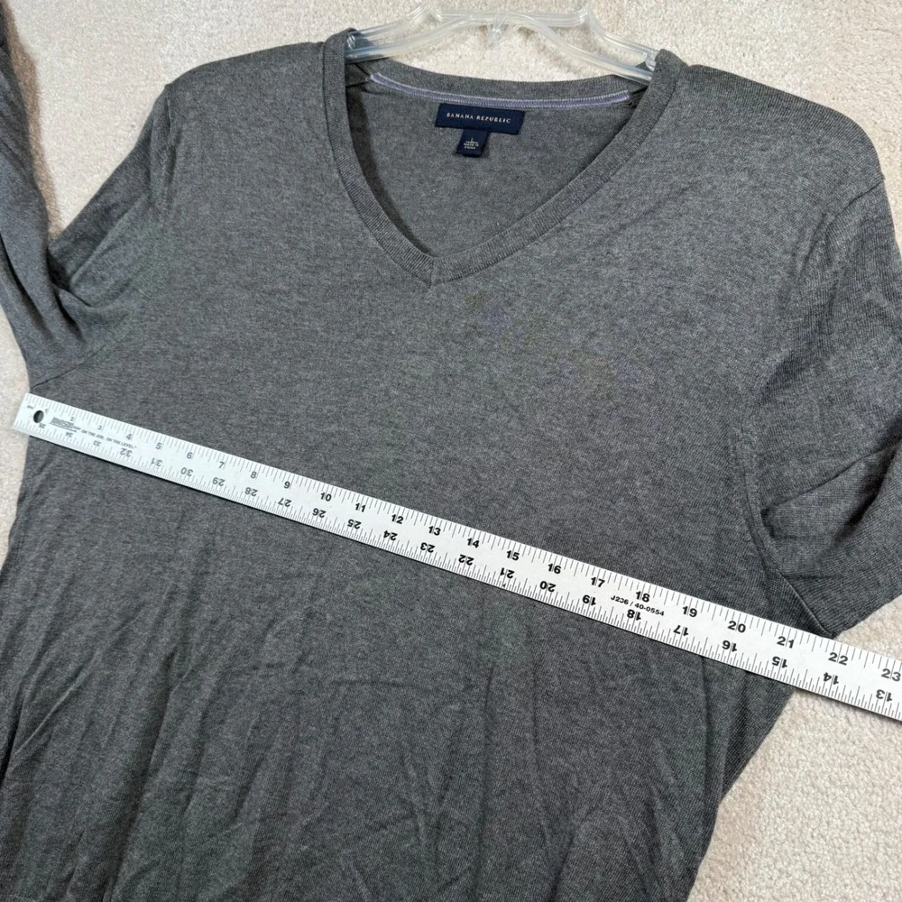 Banana Republic V-Neck Sweater‎ Mens Large Grey Silk Cotton Cashmere Knit